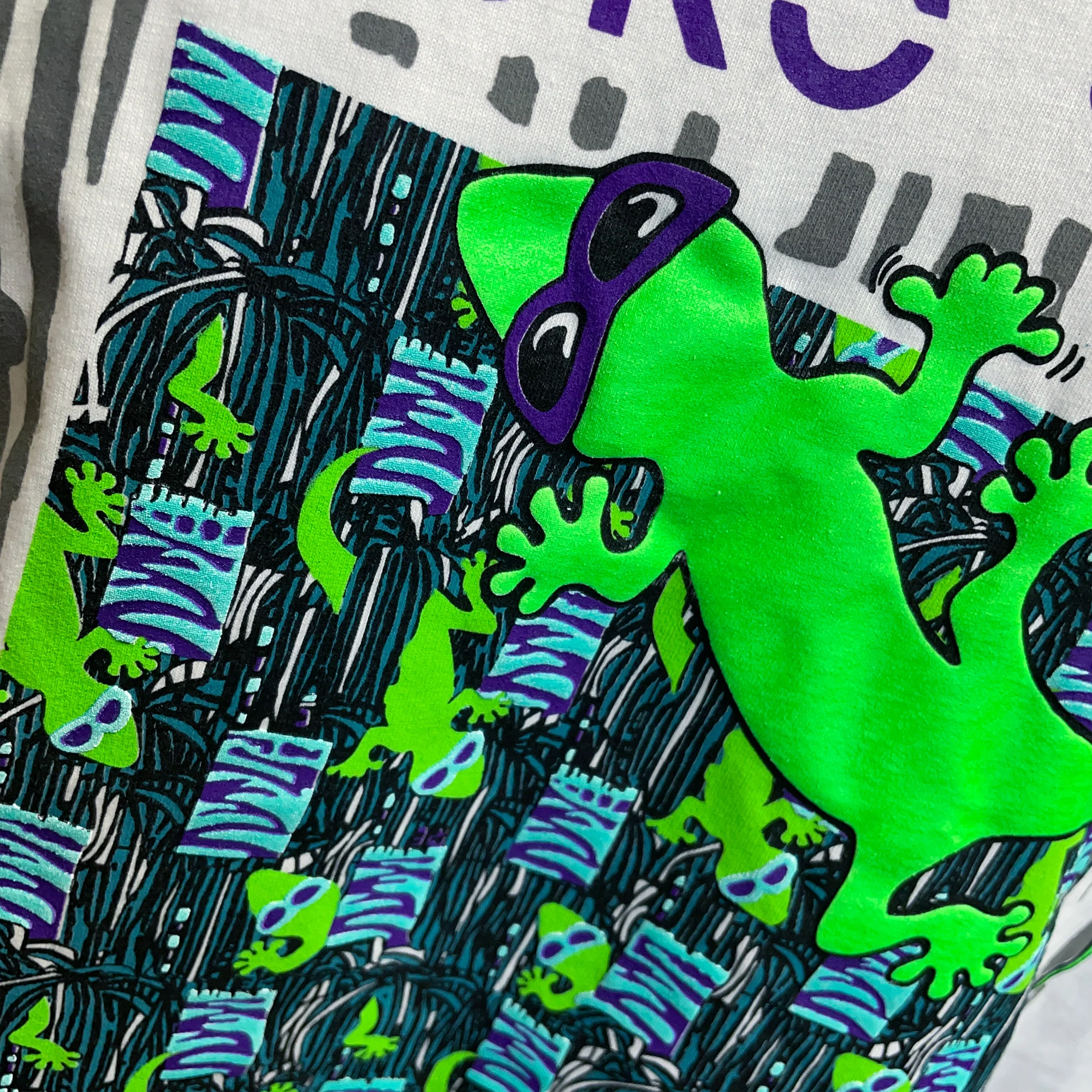 1988 Gecko Snapshot - Jade/Purple White Tee - Image 3