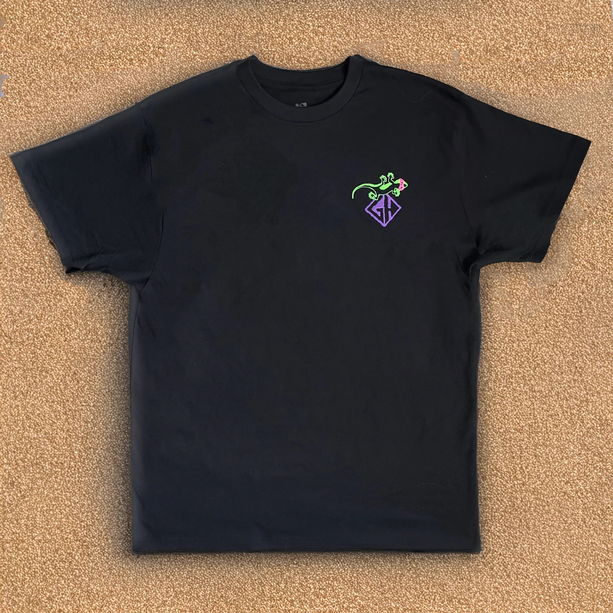1987 Gecko Stitchwave Black Tee - Featured in Stranger Things Season 5! - Image 3