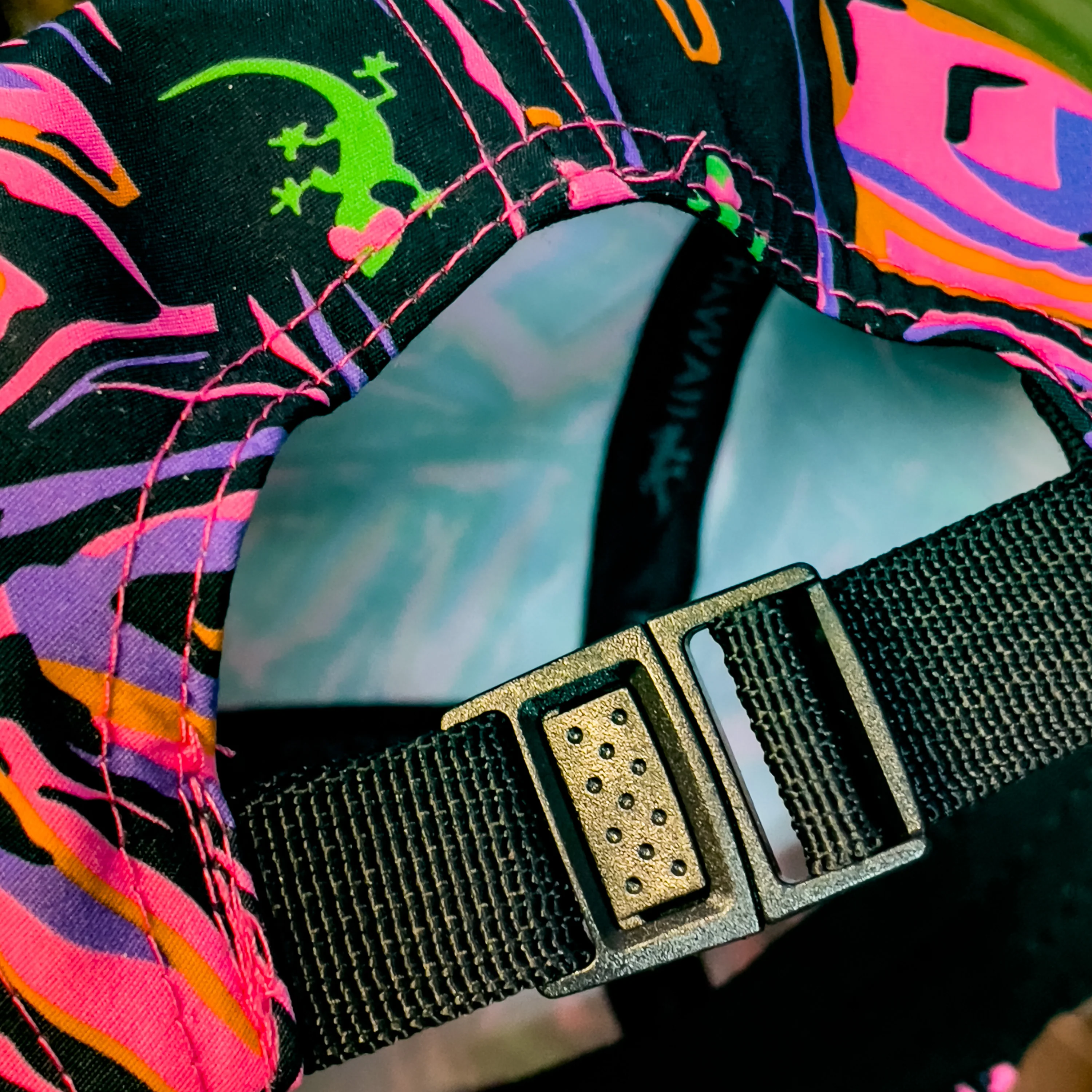Gecko Volcanic Multi 5 Panel Throwback Hat - Image 4